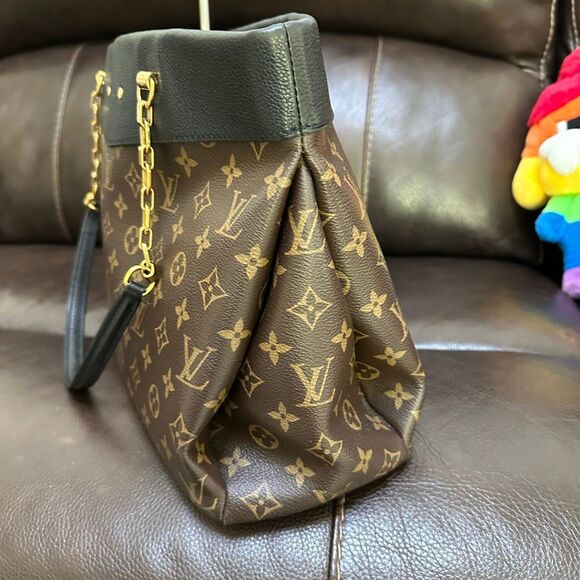 Louis Vuitton Brown and Black Shoulder Bag - Picture 12 of 16